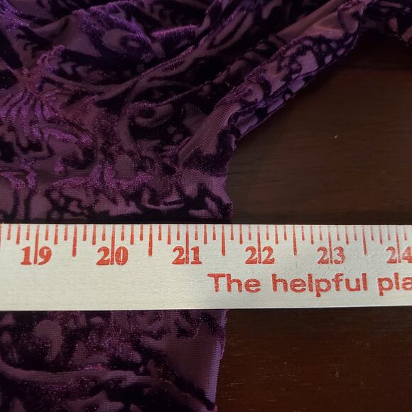 Avenue Velvet Burnout Cutout Asymmetrical 3/4 Sleeve Top Size 14/16 Whimsigoth - Picture 10 of 11